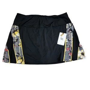 NWT Womens TAIL SKORT GOLF PICKEBALL SZ. MEDIUM